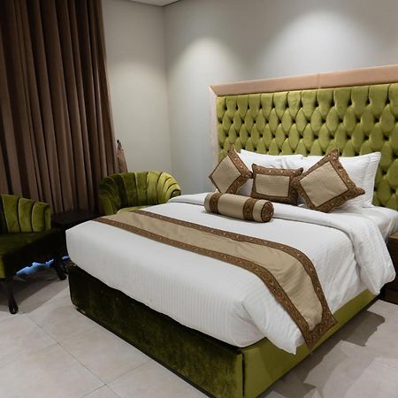 Trivelles Executive Suites Исламабад Экстерьер фото
